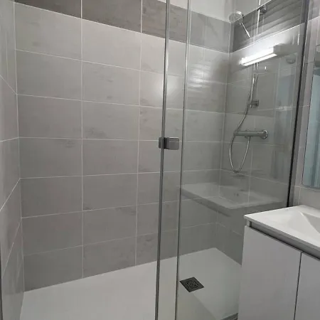 T2 Avec Terrasse, Proche Plage, - Fr-1-81-589