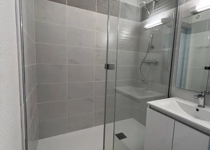T2 Avec Terrasse, Proche Plage, - Fr-1-81-589
